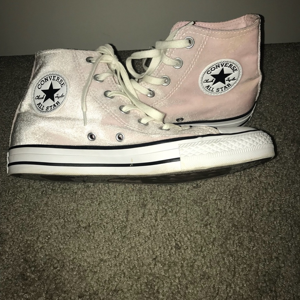 Pink velvet converse